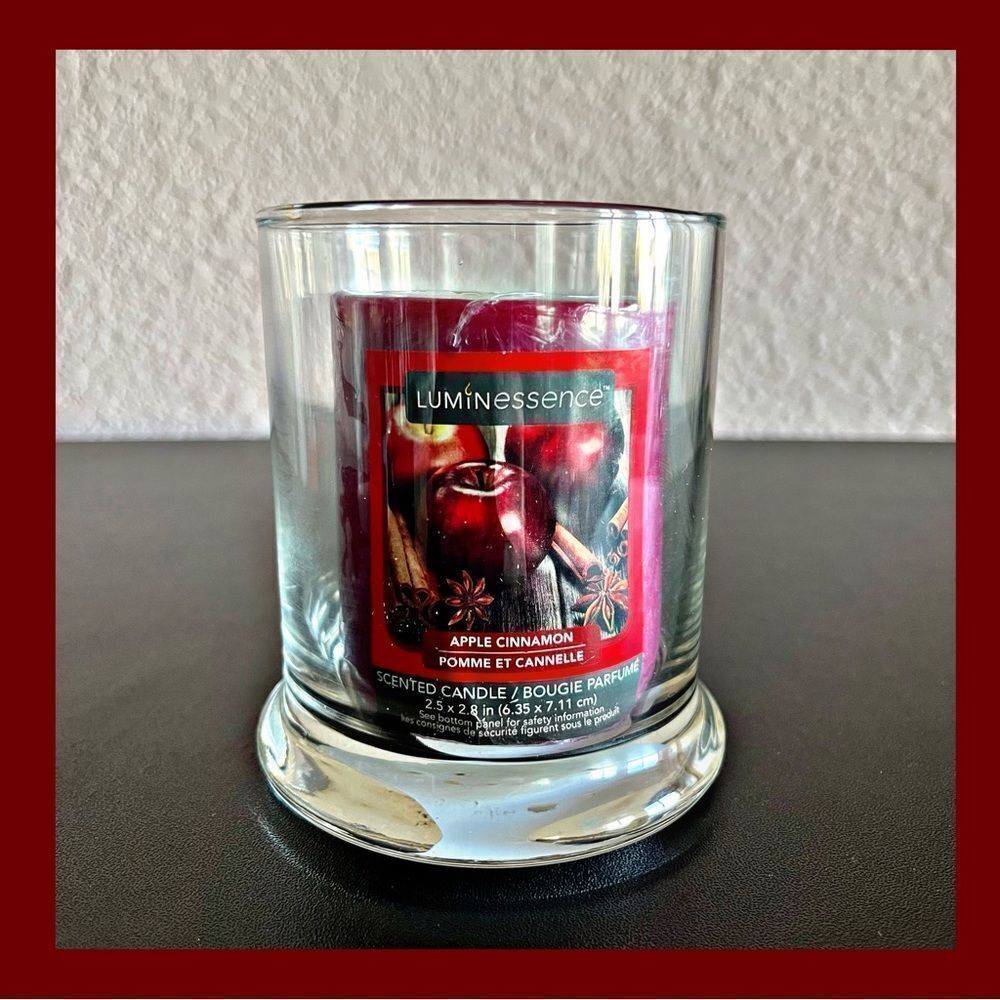 *30off3* NWT. Glass Candle Holder with Luminessence Apple Cinnamon Pillar Candle